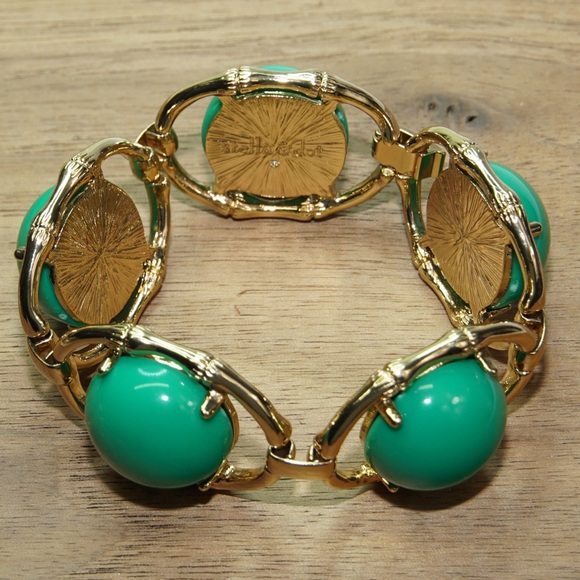 Stella & Dot Chunky Green and Gold Statement Bracelet with an extension Link - Picture 3 of 10